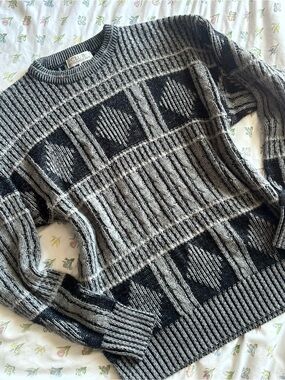 Vintage ‘Club International’ Black and Grey Patterned Chunky Knit Sweater